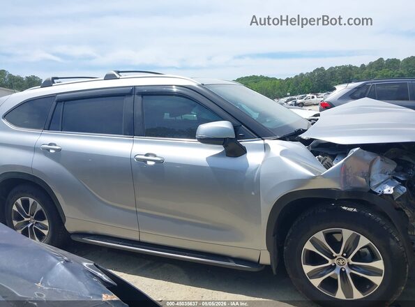 5TDKDRAH6PS524962 2023 TOYOTA LE Серебряный Вид задней части салона