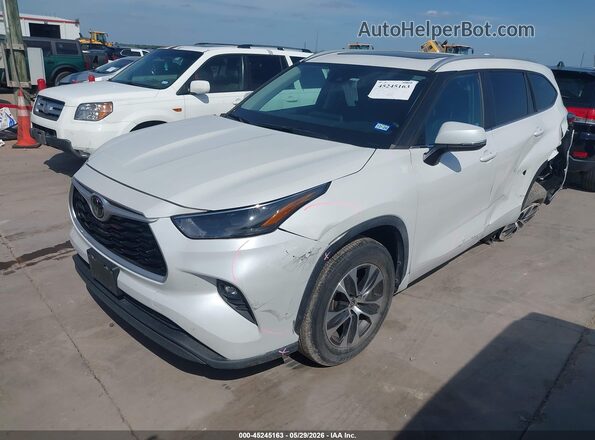 5TDKDRAHXPS007745 2023 TOYOTA HIGHLANDER White წინა მარცხენა ხედი სამი მეოთხედიდან