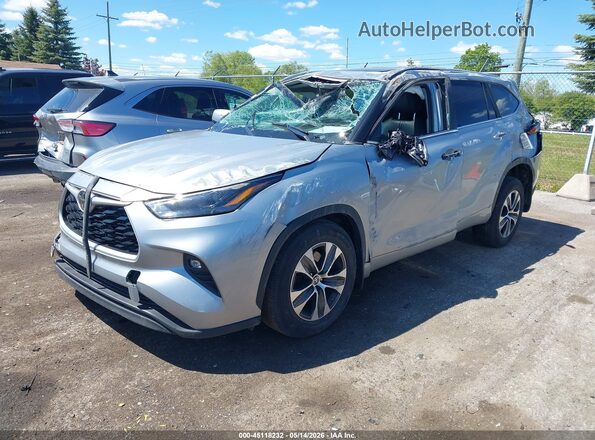 5TDKDRBH7PS026882 2023 TOYOTA HIGHLANDER Silver წინა მარცხენა ხედი სამი მეოთხედიდან