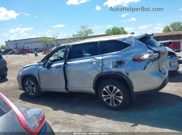 5TDKDRBH7PS026882 2023 TOYOTA HIGHLANDER Silver სალონის 360-გრადუსიანი ხედი