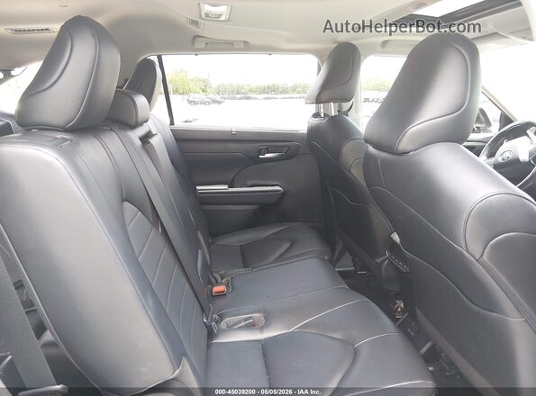 5TDKDRBH8PS016247 2023 TOYOTA LE Silver 