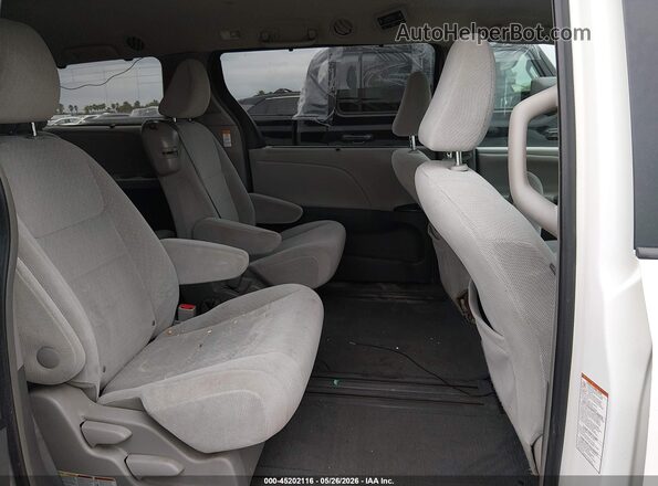 5TDKK3DC0GS719152 2016 TOYOTA SIENNA White VIN sticker view