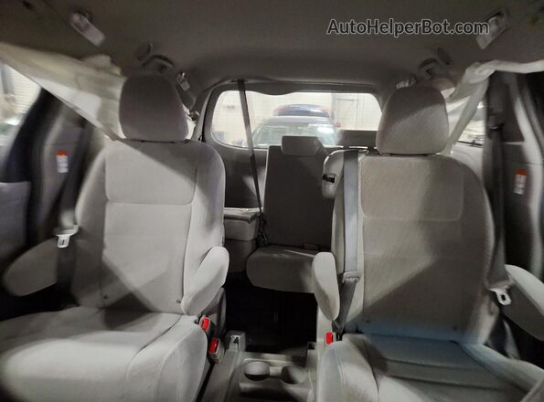 5TDKK3DC3GS737404 2016 TOYOTA SIENNA Blue Հետևի նստատեղերի տեսք