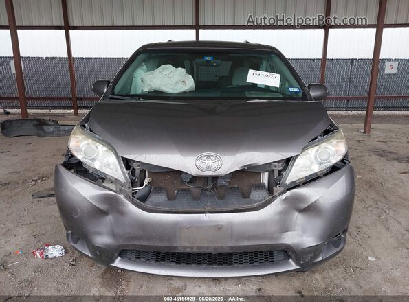 5TDKK3DC5GS741647 2016 TOYOTA SIENNA Gray უკანა სალონის ხედი