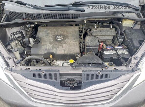 5TDKK3DC9GS746480 2016 TOYOTA SIENNA Gray Widok komory silnika