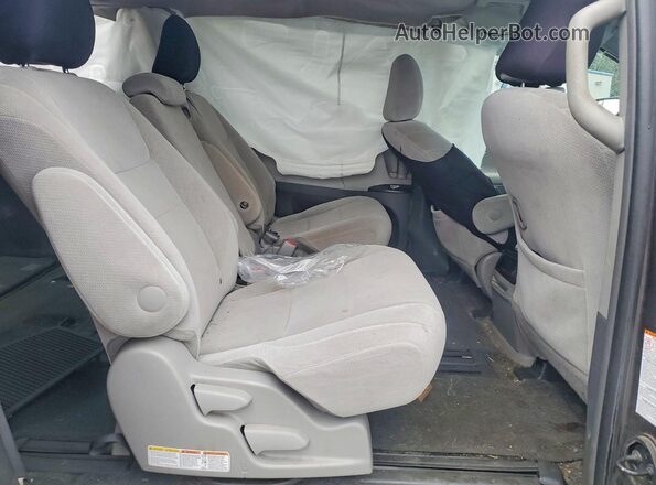 5TDKK3DC9GS746480 2016 TOYOTA SIENNA Gray Widok wnętrza z tyłu
