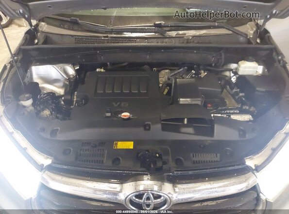 5TDKKRFH6GS140372 2016 TOYOTA LE Gray Rear view