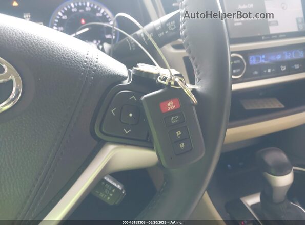 5TDKKRFHXGS130928 2016 TOYOTA HIGHLANDER White Dashboard view
