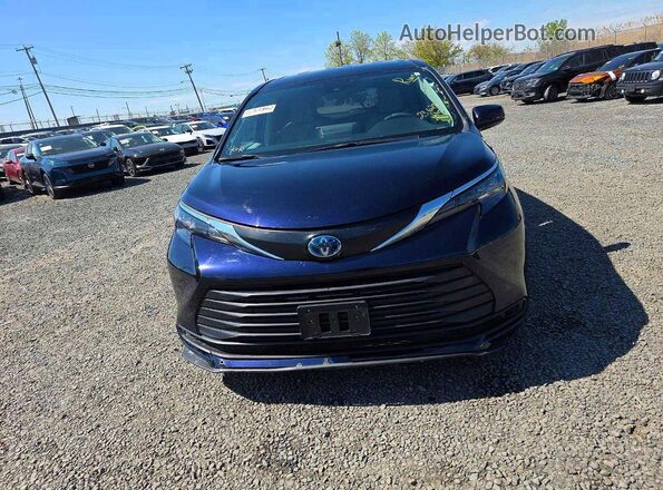 5TDKSKFC5RS136232 2024 TOYOTA SIENNA Blue Вид спереду