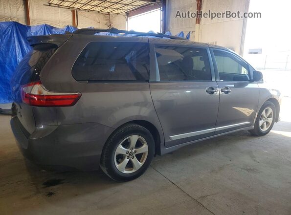 5TDKZ3DC0JS954461 2018 TOYOTA SIENNA Gray Tył prawy
