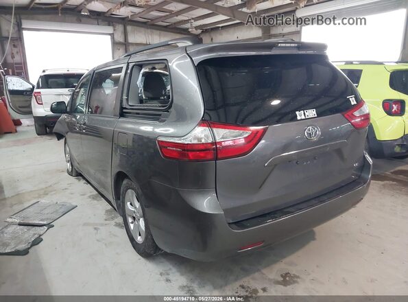 5TDKZ3DC2HS802384 2017 TOYOTA SIENNA Gray Trasero izquierdo