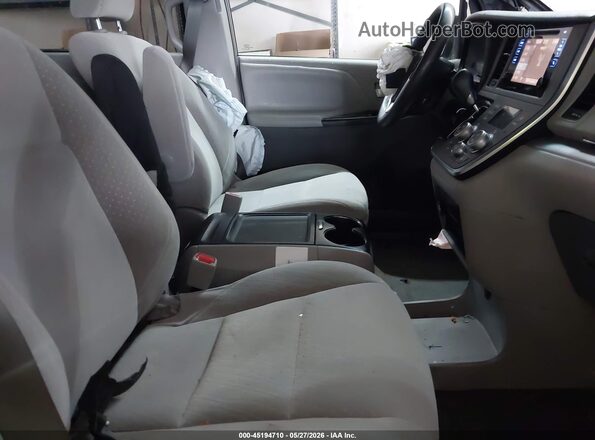 5TDKZ3DC2HS802384 2017 TOYOTA SIENNA Gray Vista interior delantera