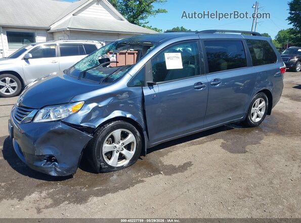 5TDKZ3DC2HS890918 2017 TOYOTA SIENNA Light Blue Przód lewy