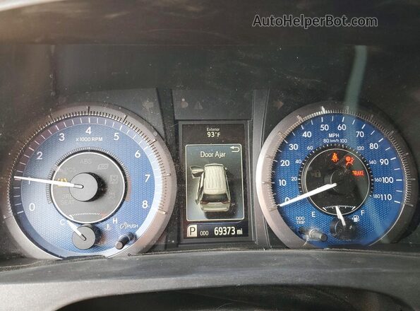 5TDKZ3DC2JS901700 2018 TOYOTA SIENNA Maroon Вид щитка приладів