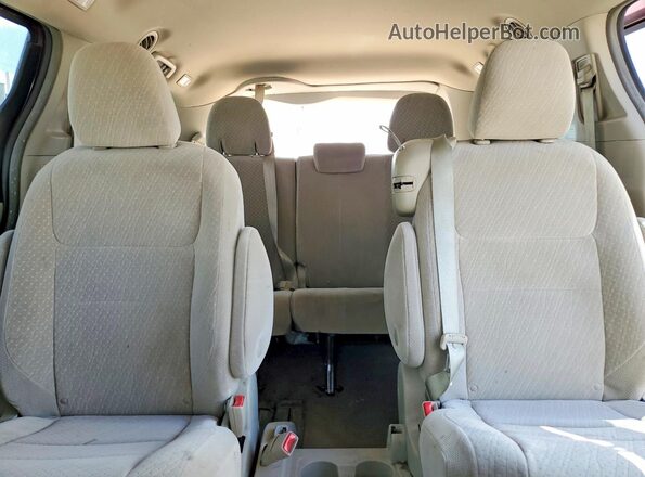5TDKZ3DC2JS901700 2018 TOYOTA SIENNA Maroon Вид задніх сидінь
