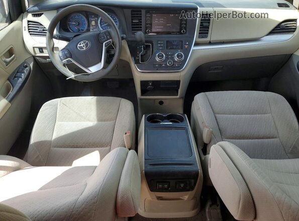 5TDKZ3DC2JS901700 2018 TOYOTA SIENNA Maroon Вид панелі приладів