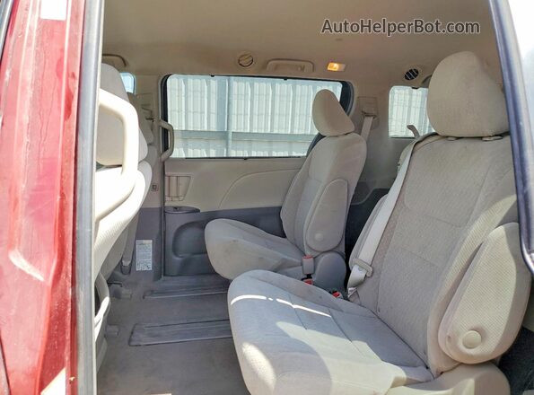 5TDKZ3DC2JS901700 2018 TOYOTA SIENNA Maroon Вид задньої частини салону
