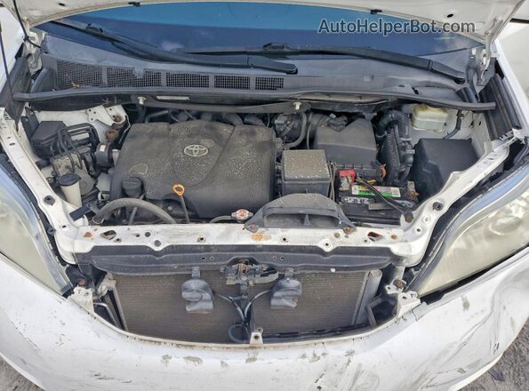 5TDKZ3DC3HS786227 2017 TOYOTA SIENNA White Vista del compartimento del motor