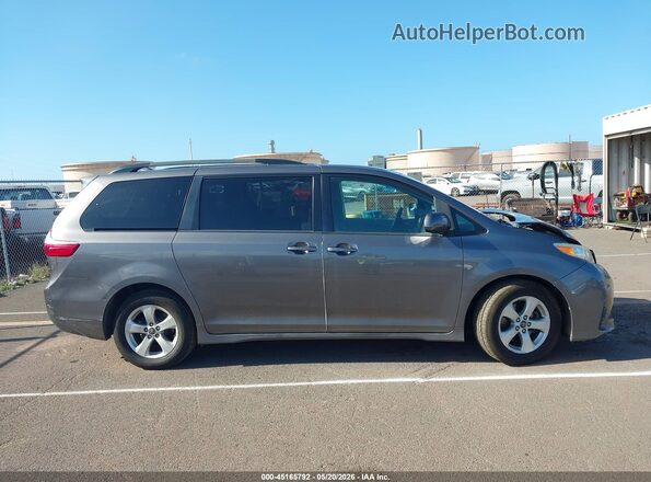 5TDKZ3DC4JS901875 2018 TOYOTA SIENNA Серый Вид задней части салона