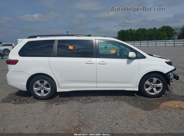 5TDKZ3DC4LS068145 2020 TOYOTA SIENNA White Widok wnętrza z tyłu