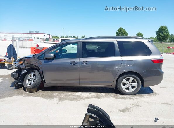 5TDKZ3DC6HS800928 2017 TOYOTA SIENNA Gray 