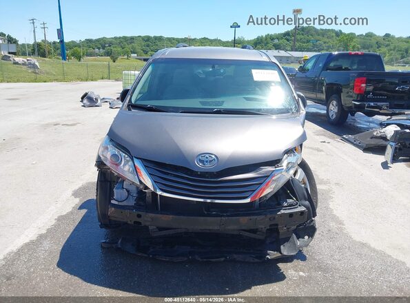 5TDKZ3DC6HS800928 2017 TOYOTA SIENNA Gray Вид задньої частини салону