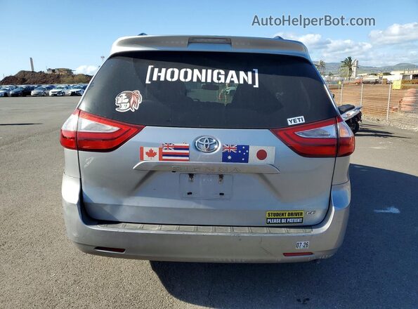 5TDKZ3DC6HS808544 2017 TOYOTA SIENNA Silver Вид ззаду