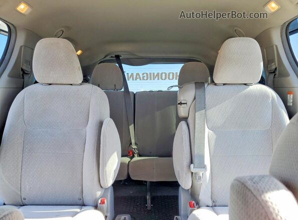 5TDKZ3DC6HS808544 2017 TOYOTA SIENNA Silver Вид задніх сидінь