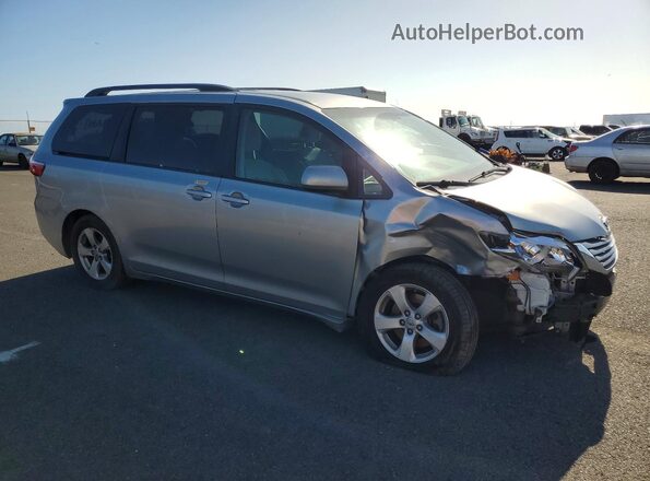 5TDKZ3DC6HS808544 2017 TOYOTA SIENNA Silver Передня права чверть