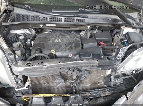 5TDKZ3DC7HS775005 2017 TOYOTA SIENNA Серый Вид сзади