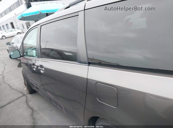 5TDKZ3DC7HS819701 2017 TOYOTA SIENNA Gray 