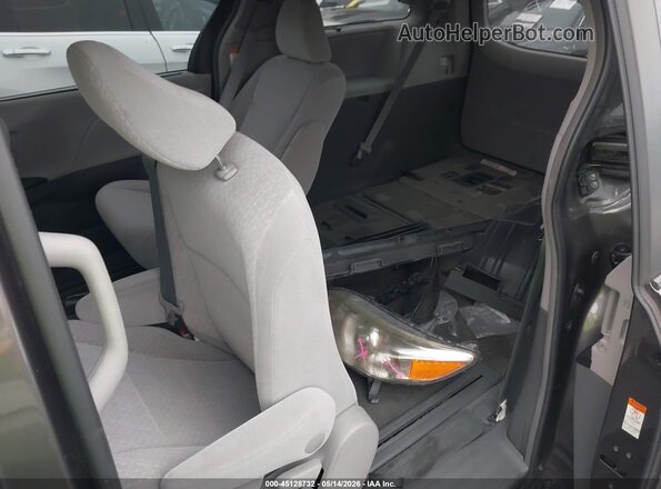 5TDKZ3DC7HS819701 2017 TOYOTA SIENNA Gray 