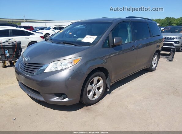 5TDKZ3DC7HS887013 2017 TOYOTA SIENNA Tan Vista tres cuartos delantera izquierda