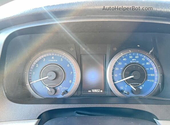 5TDKZ3DC7JS933686 2018 TOYOTA SIENNA Silver Vista del salpicadero