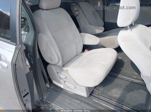5TDKZ3DC8HS769794 2017 TOYOTA SIENNA Blue VIN sticker view