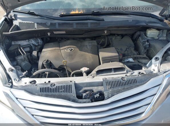 5TDKZ3DC8HS769794 2017 TOYOTA SIENNA Blue Rear view