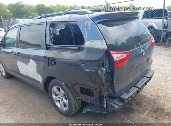 5TDKZ3DC8HS829833 2017 TOYOTA LE Light Blue Widok z przodu