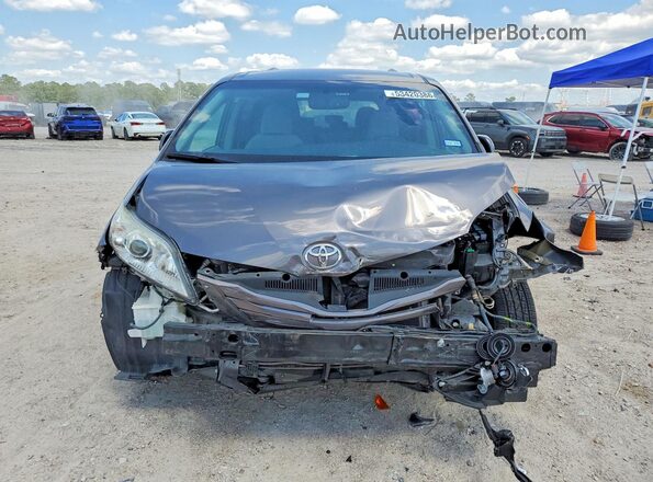 5TDKZ3DC9HS847340 2017 TOYOTA SIENNA Серый 
