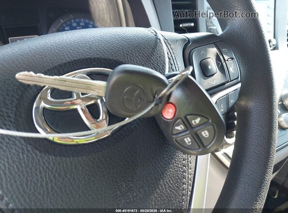 5TDKZ3DCXLS049521 2020 TOYOTA SIENNA Silver Dashboard view