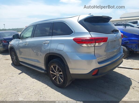 5TDKZRFH2HS207143 2017 TOYOTA HIGHLANDER Silver უკანა მარცხენა