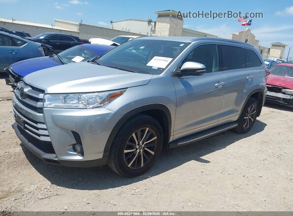5TDKZRFH2HS207143 2017 TOYOTA HIGHLANDER Silver წინა მარცხენა ხედი სამი მეოთხედიდან
