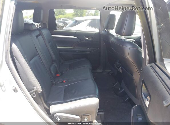 5TDKZRFH2HS207143 2017 TOYOTA HIGHLANDER Silver VIN კოდის სტიკერის ხედი