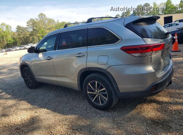 5TDKZRFH2JS544465 2018 TOYOTA HIGHLANDER Серебряный Задняя левая четверть