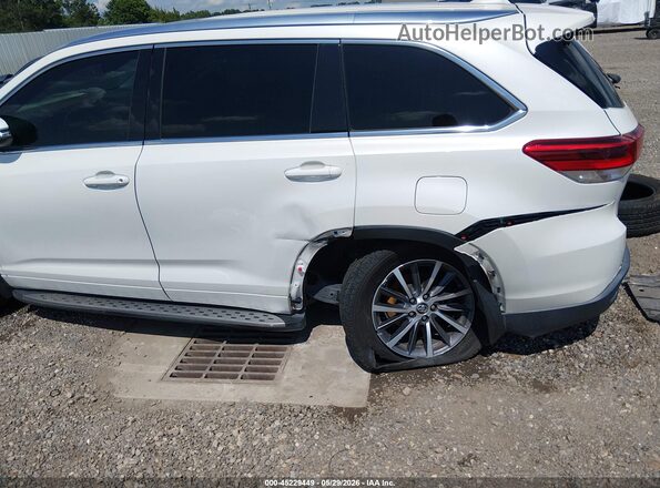 5TDKZRFH2JS545079 2018 TOYOTA HIGHLANDER Белый Вид спереди