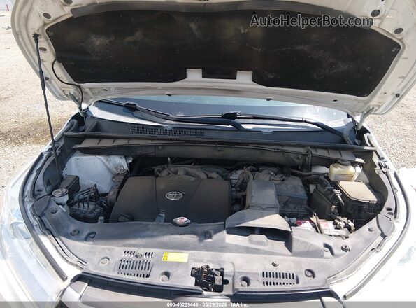 5TDKZRFH2JS545079 2018 TOYOTA HIGHLANDER Белый Вид сзади
