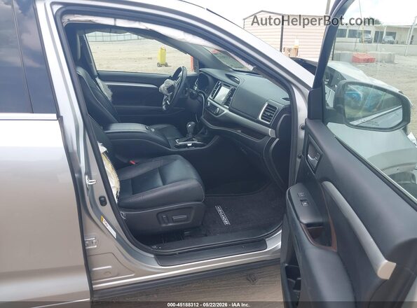 5TDKZRFH3HS514479 2017 TOYOTA HIGHLANDER Gray Vista interior delantera