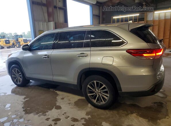 5TDKZRFH3KS559140 2019 TOYOTA HIGHLANDER Silver Tył lewy