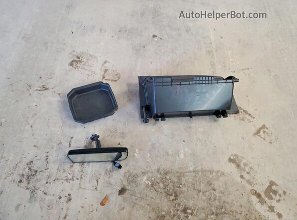 5TDKZRFH3KS559140 2019 TOYOTA HIGHLANDER Silver Widok naklejki z numerem VIN