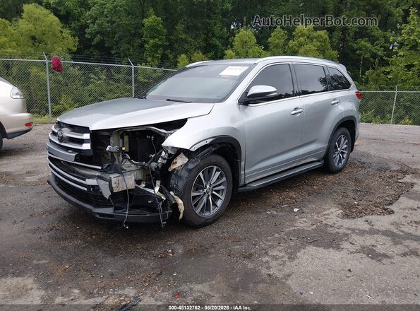 5TDKZRFH5JS542340 2018 TOYOTA HIGHLANDER Silver Przód lewy