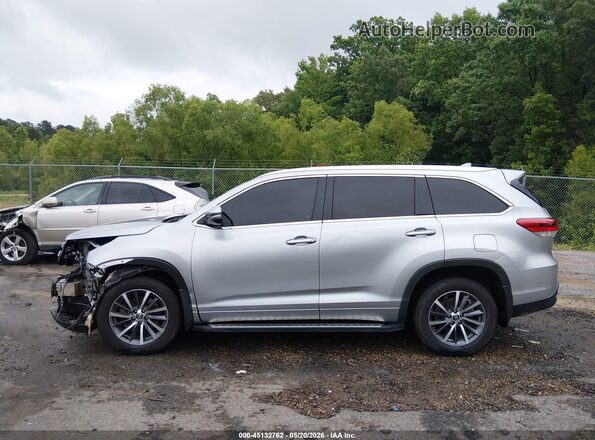 5TDKZRFH5JS542340 2018 TOYOTA HIGHLANDER Silver Widok wnętrza 360 stopni